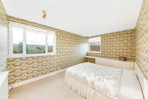 3 bedroom detached house for sale - Far Dene, Kirkburton, Huddersfield