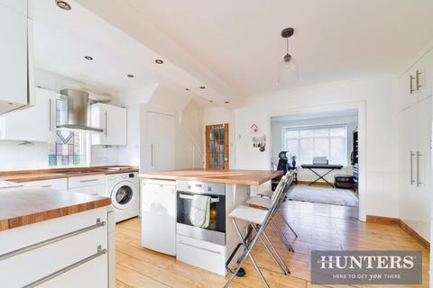 30 Danetree Road, Epsom, KT19 9RZ