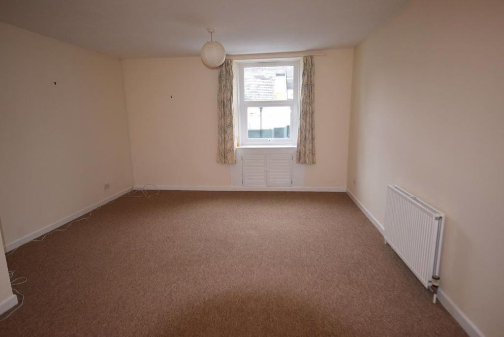 Well Street, Great Torrington, Devon 2 bed flat to rent £575 pcm (£133 pw)