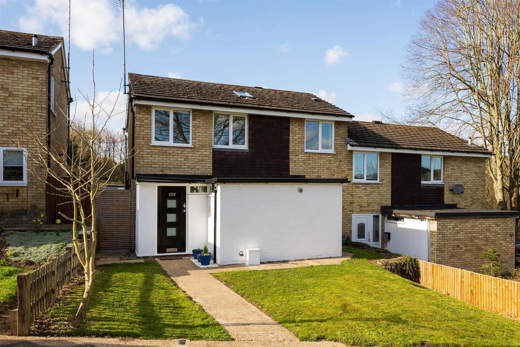 Crisp Road, HenleyonThames 3 bed semidetached house £525,000