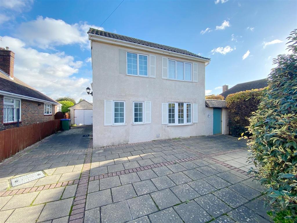 Sea Lane Gardens, Ferring, Worthing 4 bed house £1,800 pcm (£415 pw)