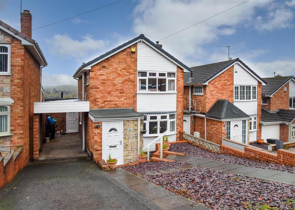 Balmoral Road, Stourbridge 3 bed detached house £275,000