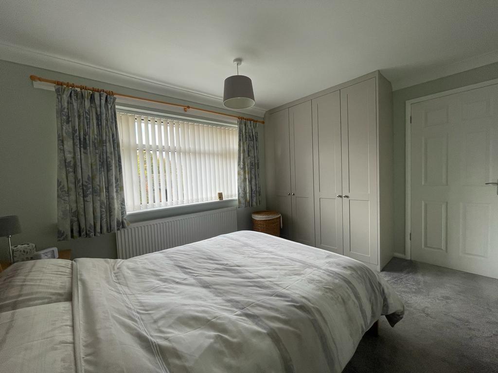 Bedroom 1.jpg