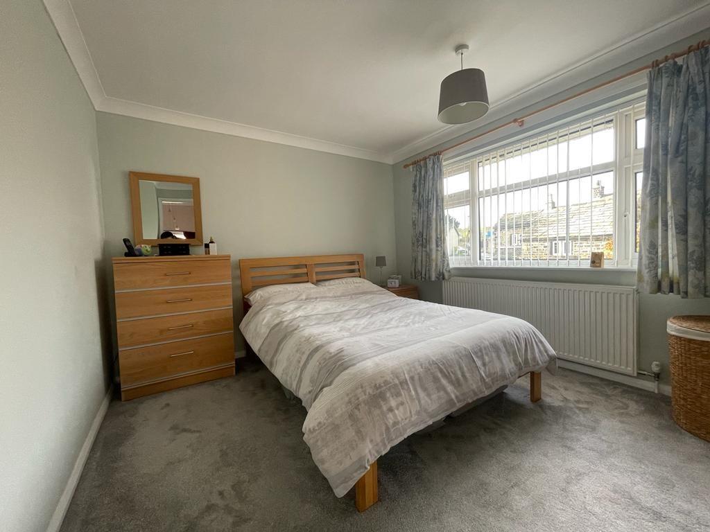 Bedroom 1a.jpg
