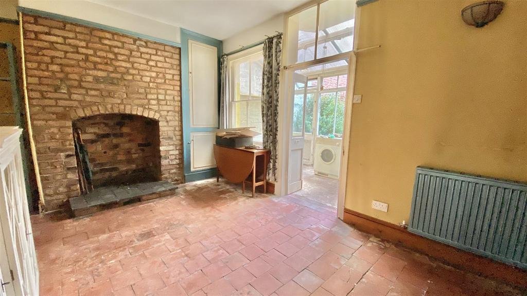Albert Street, Shrewsbury 2 bed terraced house £235,000