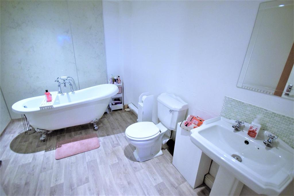 En-Suite / Additional Bathroom
