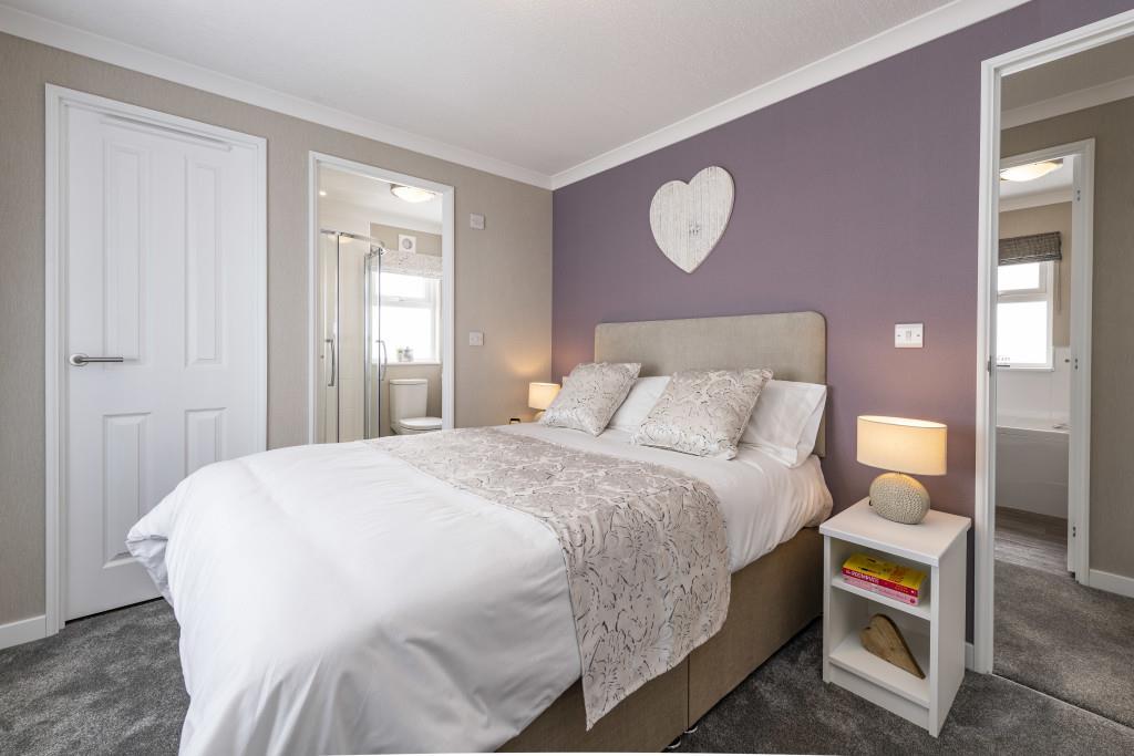 Omar-Regency-Master-Bedroom3.jpg