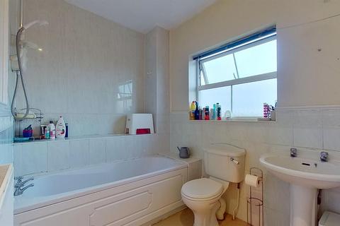 25 Allington Circle, Kingsmead, Milton Keynes, MK4 4EE