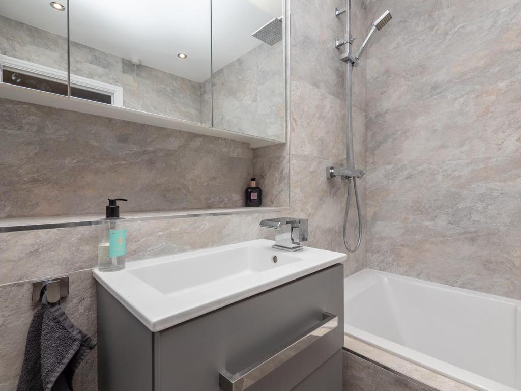 BATHROOMS 2.jpg