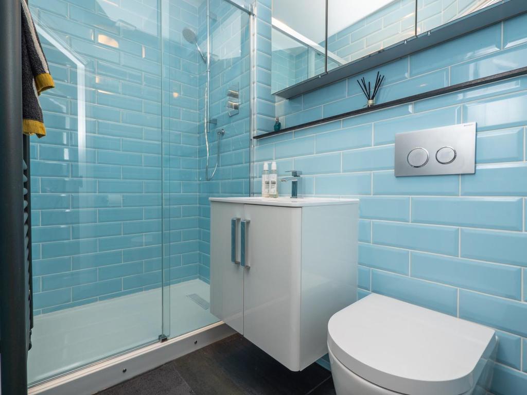BATHROOMS 4.jpg