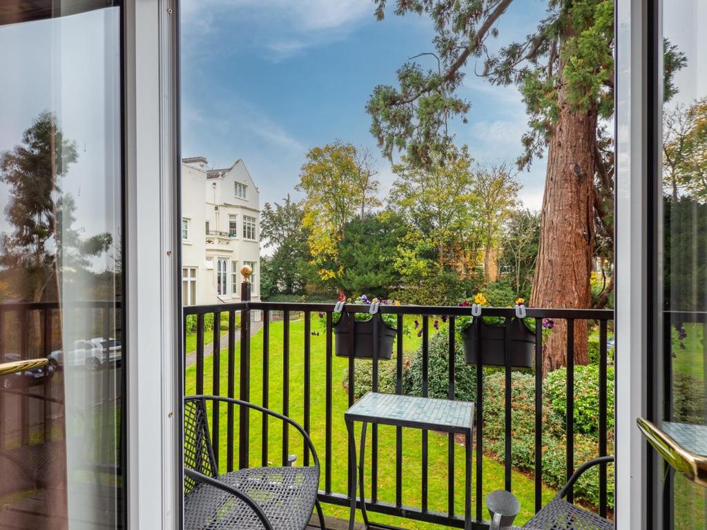 LIVING ROOM BALCONY.jpg