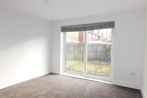 3 bedroom semi-detached house to rent - Surbiton Road, Manchester