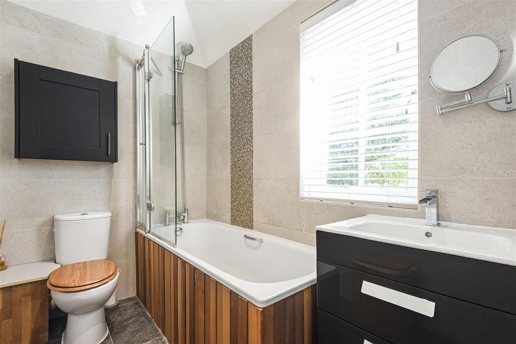Bungalow Bathroom