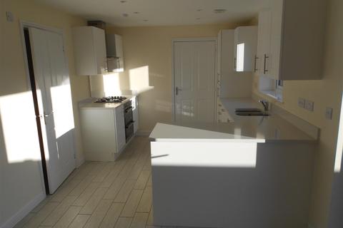 4 bedroom house to rent - Marshfern Place, Shavington, Crewe