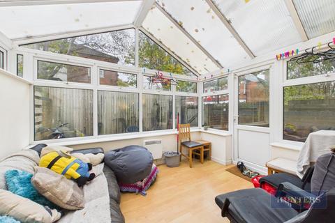 5 bedroom end of terrace house to rent, Newcombe Road, Southampton