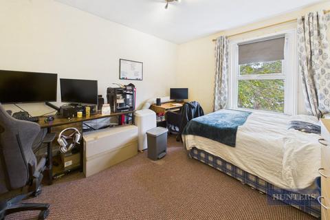 5 bedroom end of terrace house to rent, Newcombe Road, Southampton