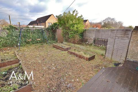 12 Dryden Close, Ilford, IG6 3EA