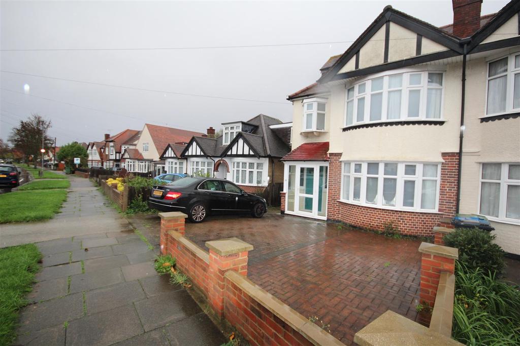Elmbridge Avenue, Surbiton 1 bed in a house share £650 pcm (£150 pw)
