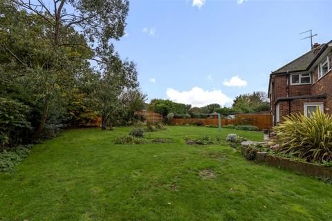 8 Pine Close, Ingatestone, CM4 9EG