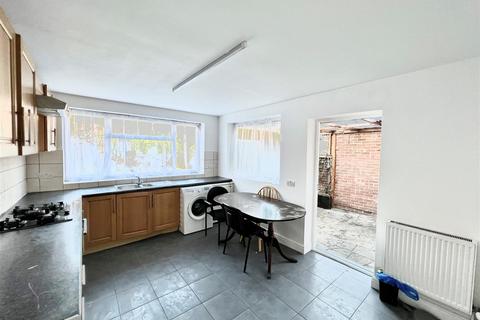 4 bedroom semi-detached house for sale - Tintern Avenue, London