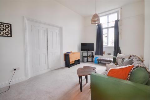 2 bedroom flat for sale - Castle Street, Mere, Warminster