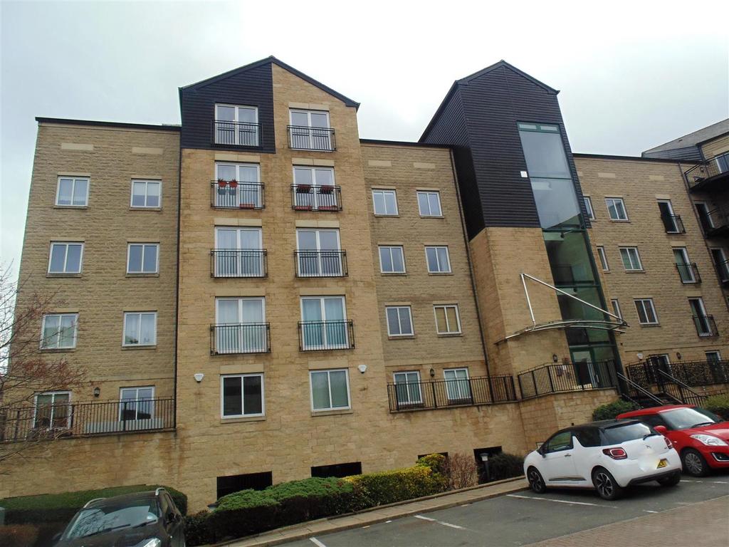Ellis Court, Textile Street, Dewsbury, WF12 2 bed house £525 pcm (£