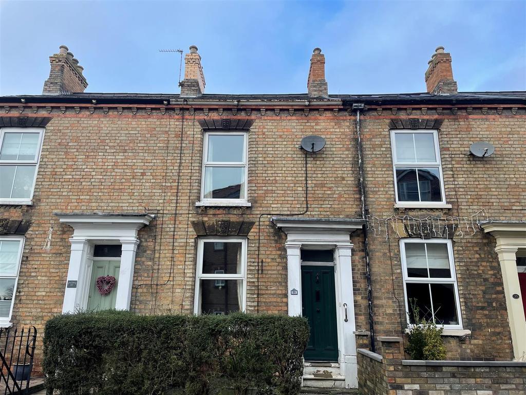 Chapmangate, Pocklington, York 2 bed terraced house £225,000