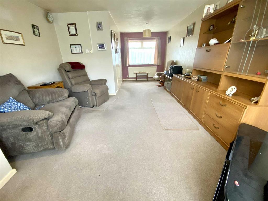 Kenilworth Road, Barry 3 bed end of terrace house £185,000
