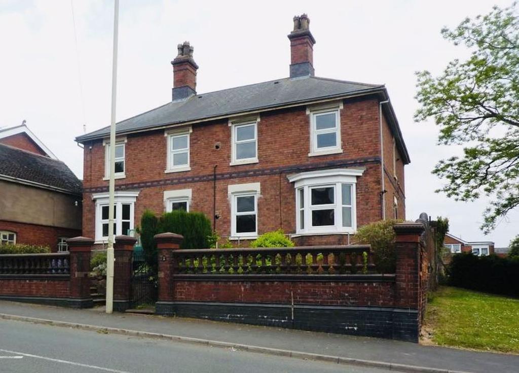 Brettell Lane, Stourbridge, West Midlands 2 bed apartment £875 pcm (£