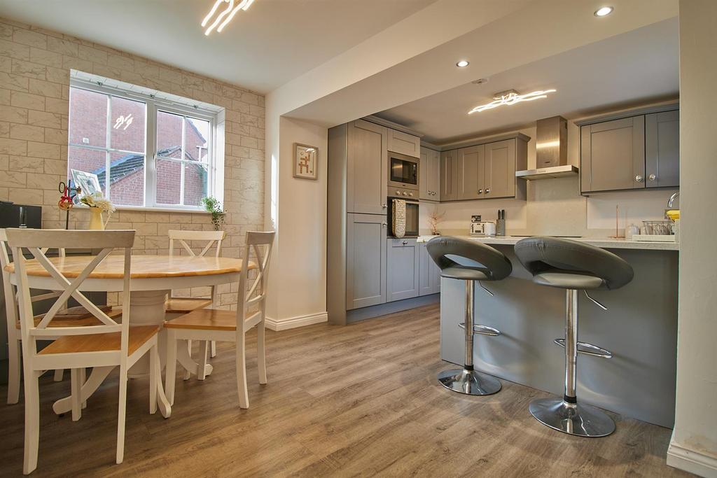 Russett Close, Barwell 3 bed detached house £270,000