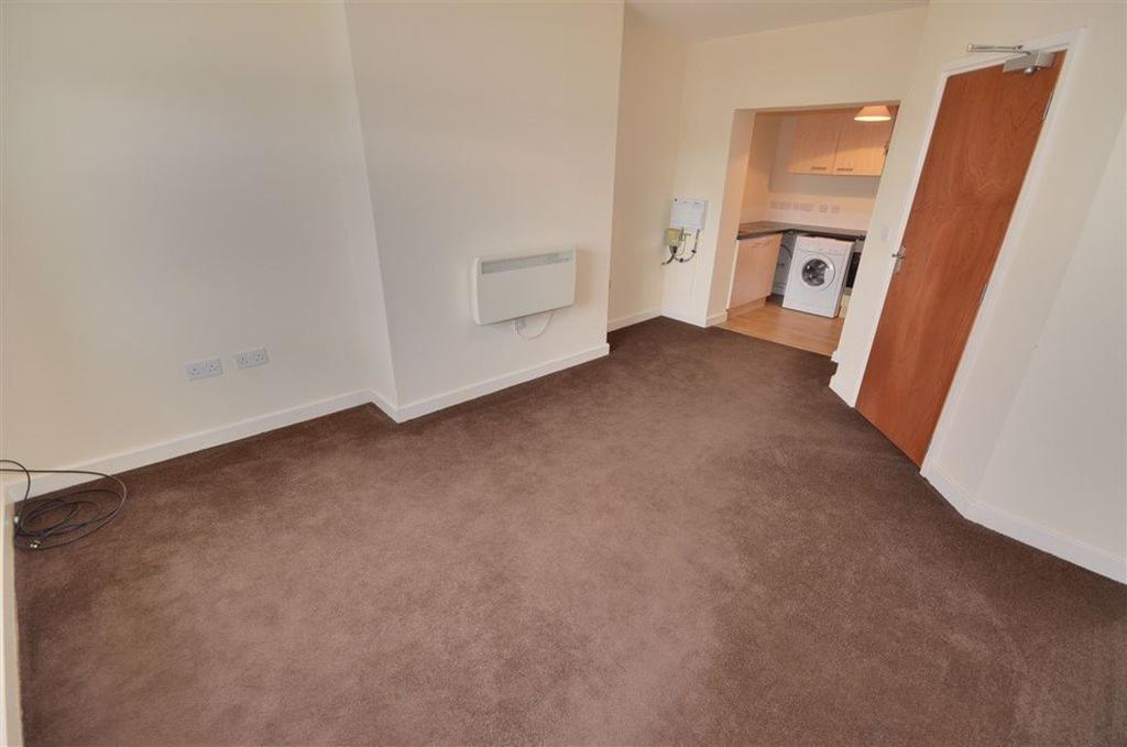 Carlton Street, Castleford, WF10 1 bed apartment £450 pcm (£104 pw)