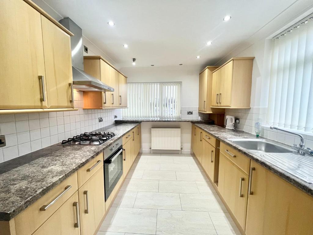 Crossways, York 2 bed detached bungalow £975 pcm (£225 pw)