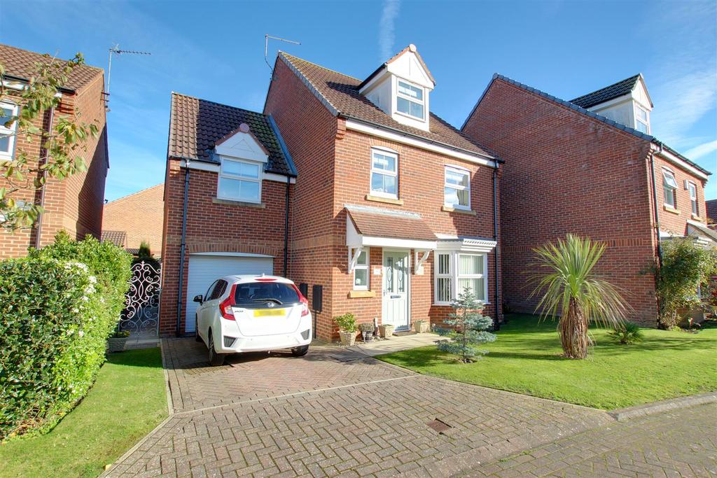 Close, Hornsea 4 bed detached house for sale £299,950