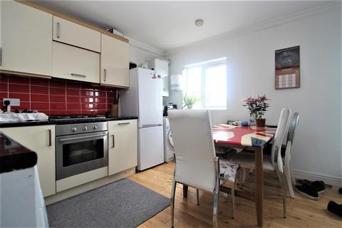 2 bedroom flat for sale - Old Church Road, London