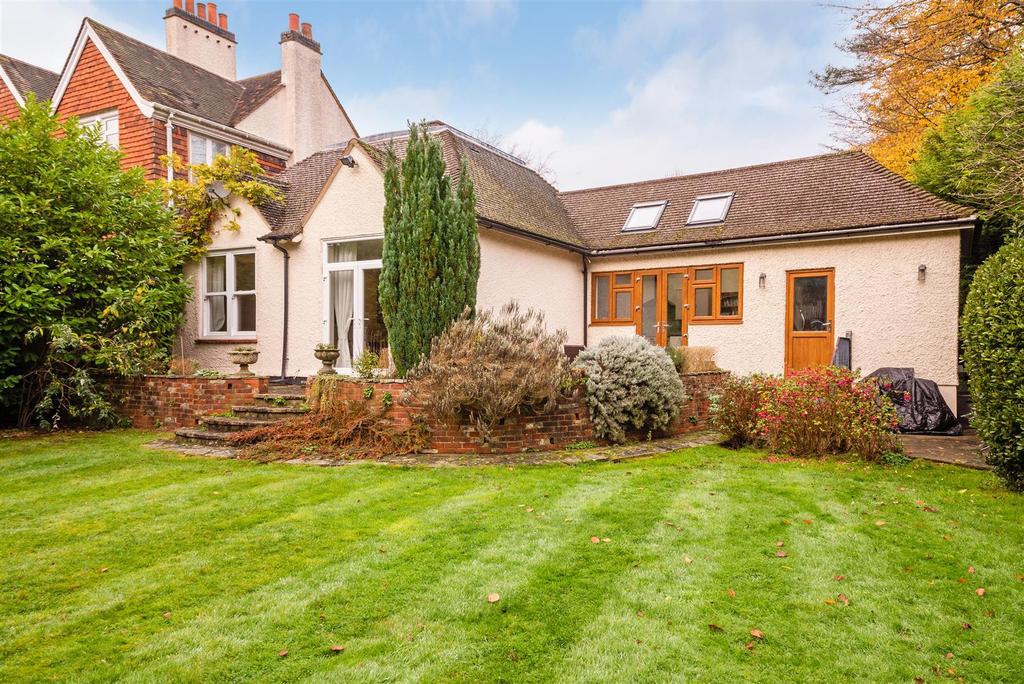 The Avenue, Tadworth 4 bed mews for sale £1,000,000