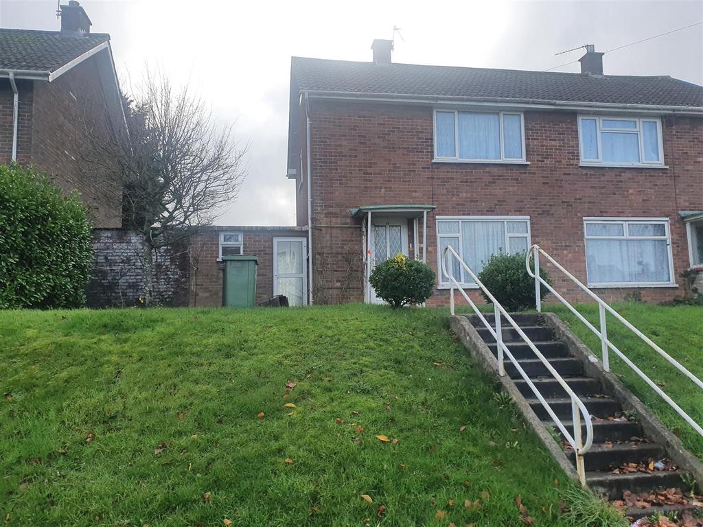 Pentrebane Road, Cardiff 2 bed semidetached house for sale £180,000