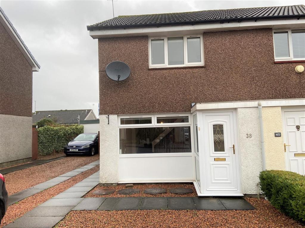 38 Springfield Park, Kinross 2 bed semidetached house £700 pcm (£162 pw)