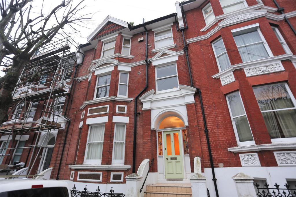 St James's Avenue, Brighton 1 bed flat £995 pcm (£230 pw)