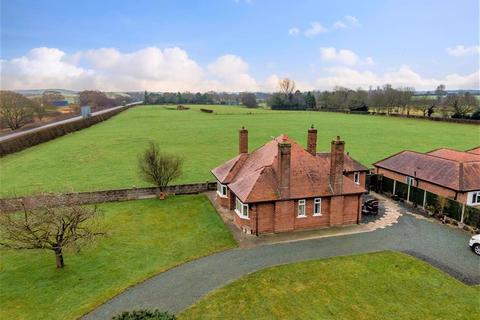 3 bedroom property with land for sale - Golf House Lane, Whitchurch, SY13