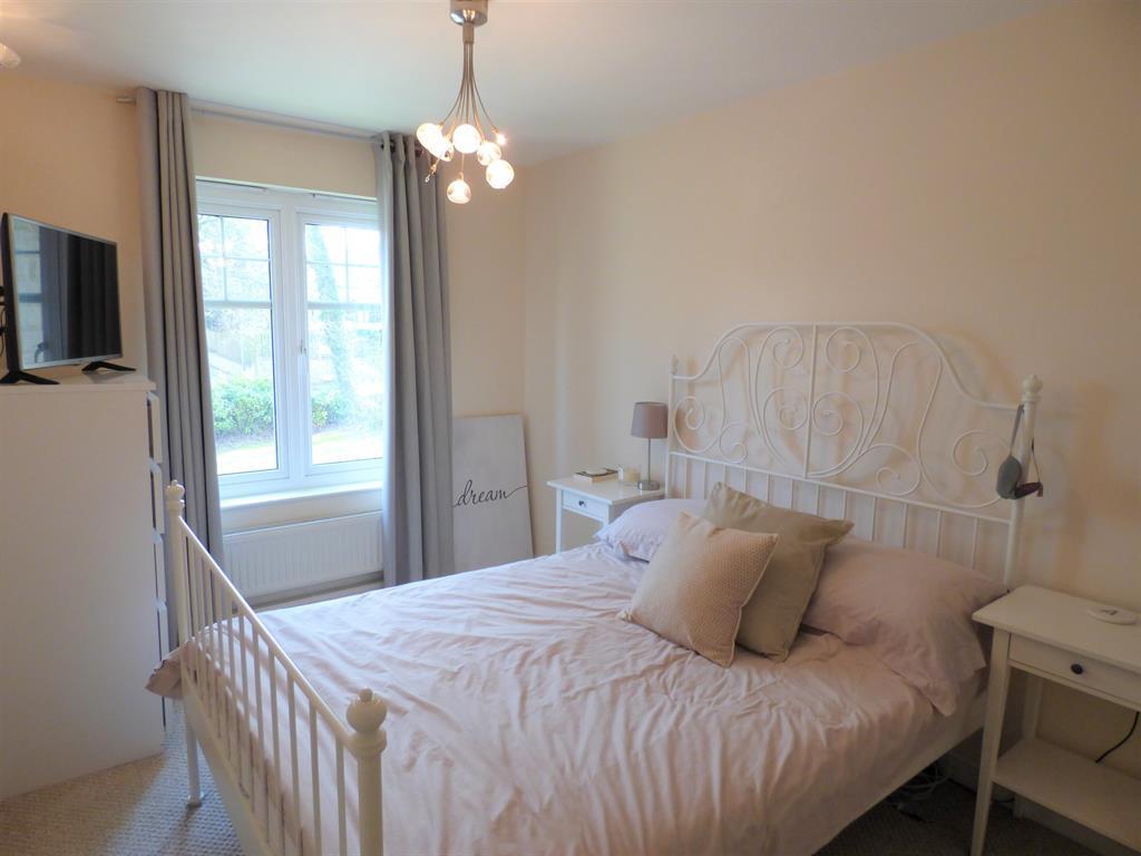 Flugel Way, Lindley, Huddersfield, HD3 2 bed apartment £650 pcm (£150 pw)
