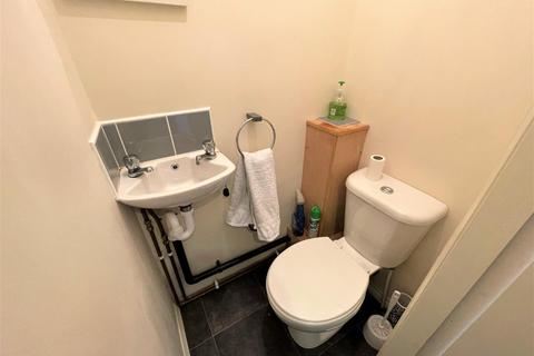 5 Hillside Road, Stockton-on-tees, TS20 1JG