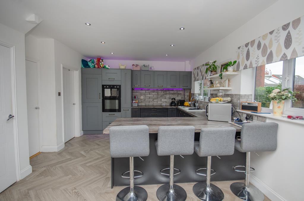 Colliers Break, Emersons Green, Bristol, BS16 7EB 4 bed house for sale