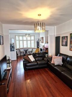 13 Catherine Gardens, Hounslow, TW3 2PP
