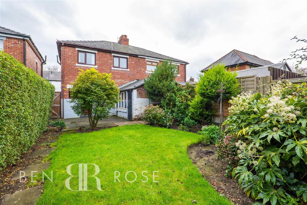 Mead Avenue, Leyland 3 bed semidetached house £170,000