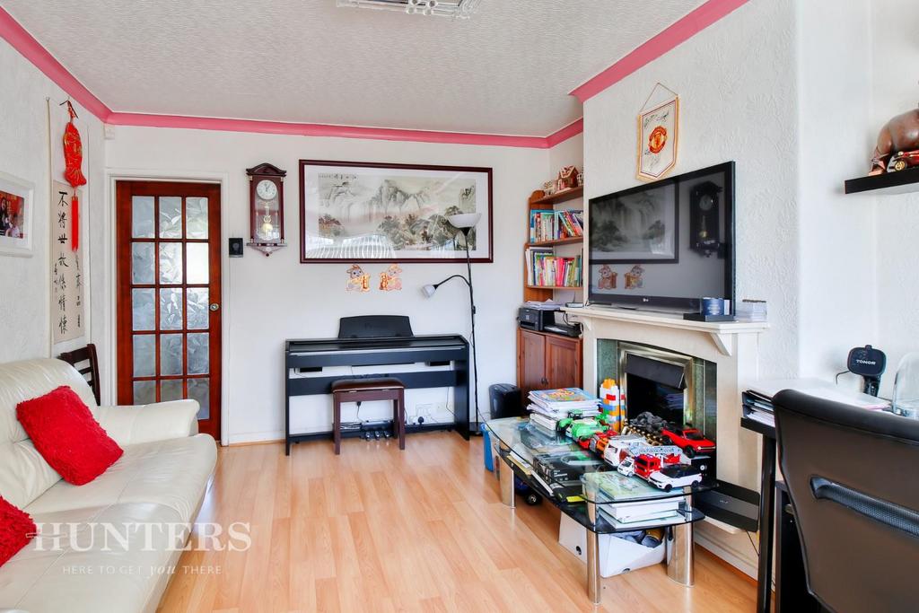 Kirkway, Middleton, M24 3 bed semidetached house £210,000