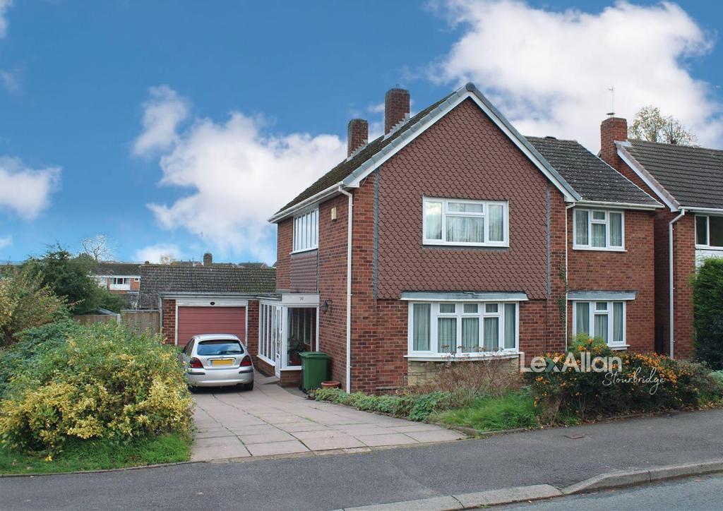 Berkeley Drive, Kingswinford 4 bed detached house £425,000