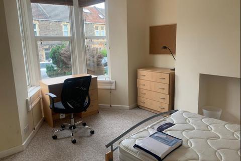 5 bedroom terraced house to rent - South Avenue, Bath