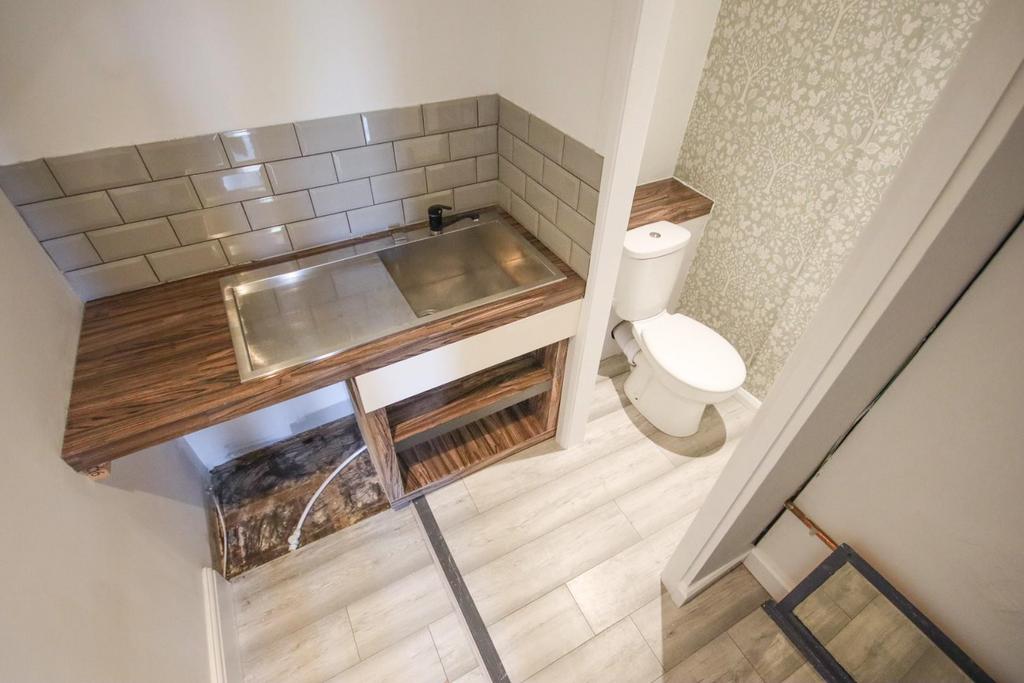Utility Room / Cloakroom W/C