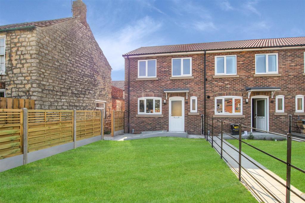 Vine Street, Norton, Malton, North Yorkshire YO17 9JD 3 bed end of