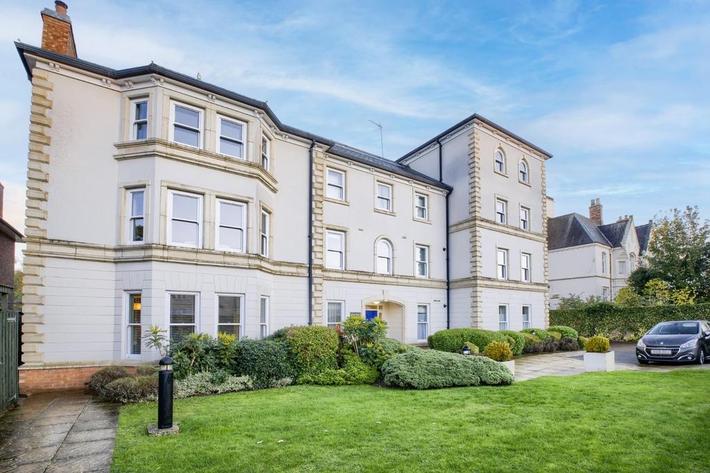 Kenilworth Road, Leamington Spa 2 bed apartment for sale £295,000